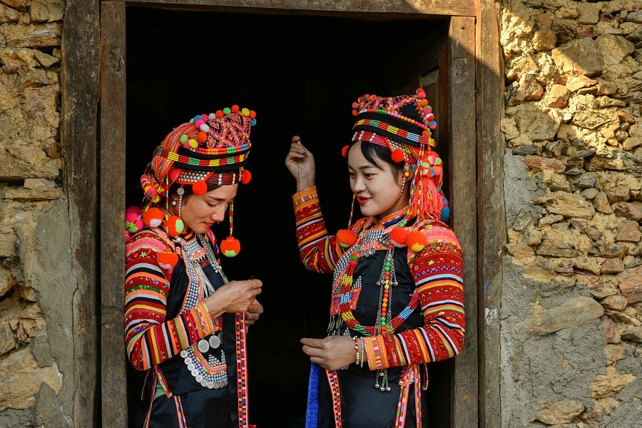 Trang phục truyền thống của người Hà Nhì Hoa