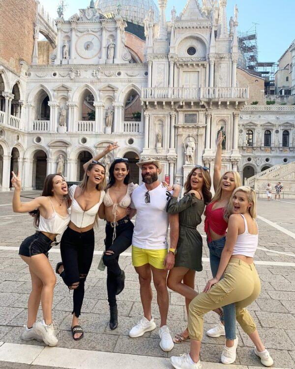 Dan Bilzerian là ai?