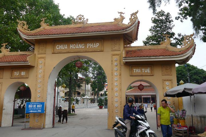 Chùa Hoằng Pháp ở đâu? Kinh nghiệm đi chùa Hoằng Pháp