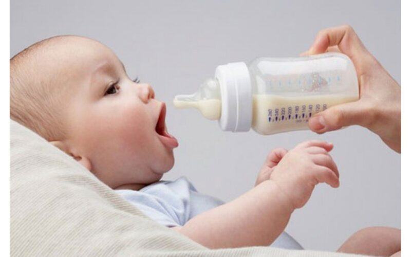 Như thế nào là bé hợp sữa? Giải đáp lựa chọn sữa cho các mẹ bỉm sữa