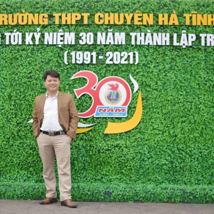 Thầy Phan Khắc Nghệ là ai